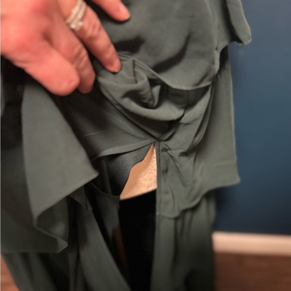 NWT LuLus Elevated Vision Emerald Green One-Shoulder Tiered Maxi Dress Small - Picture 9 of 10